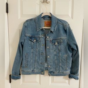 NWOT - Levi original denim Women’s jean jacket